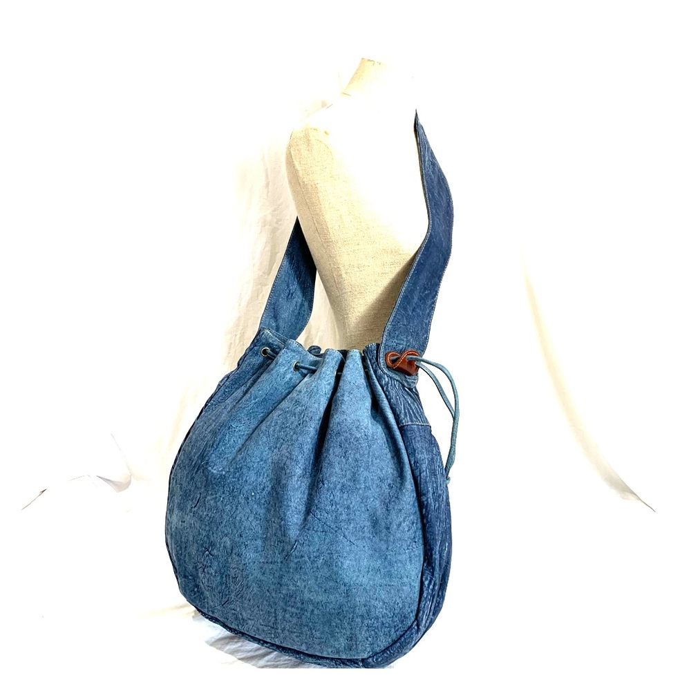 Genuine vintage SEVEILLE Canada blue leather bag